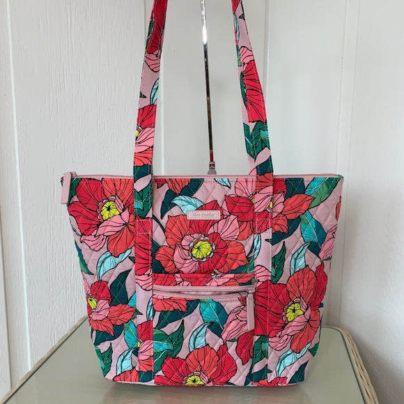 NWT Vera Bradley Villager Bag - Picture 2 of 3
